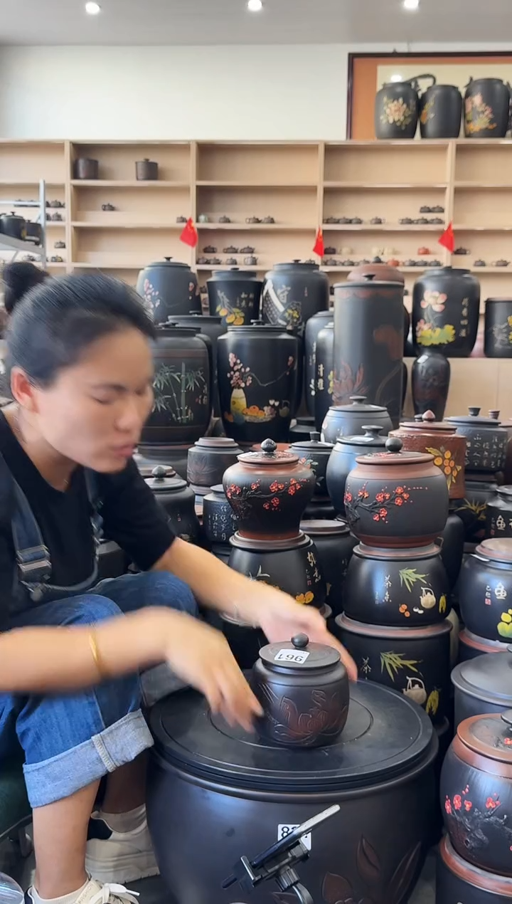 罐瑕疵茶叶罐   100克黑色 961