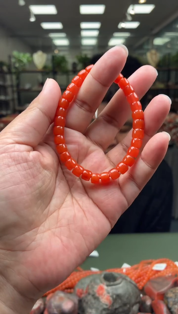 未镶嵌手串南红玛瑙单圈手串一条约7mm多样性发货