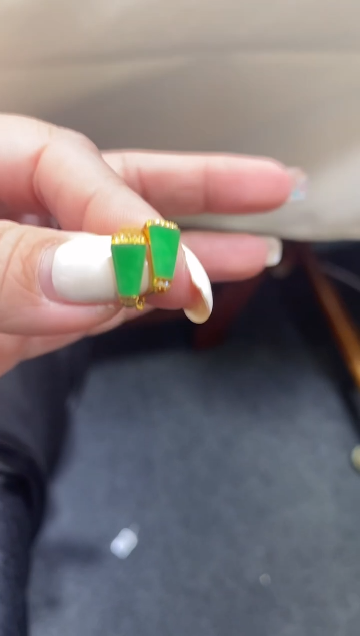 翡翠18K金镶嵌耳饰耳包