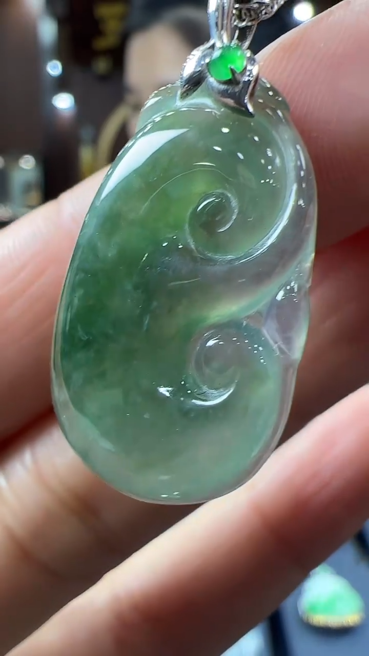 【闪购商品】翡翠挂件18K金镶嵌如意不含链