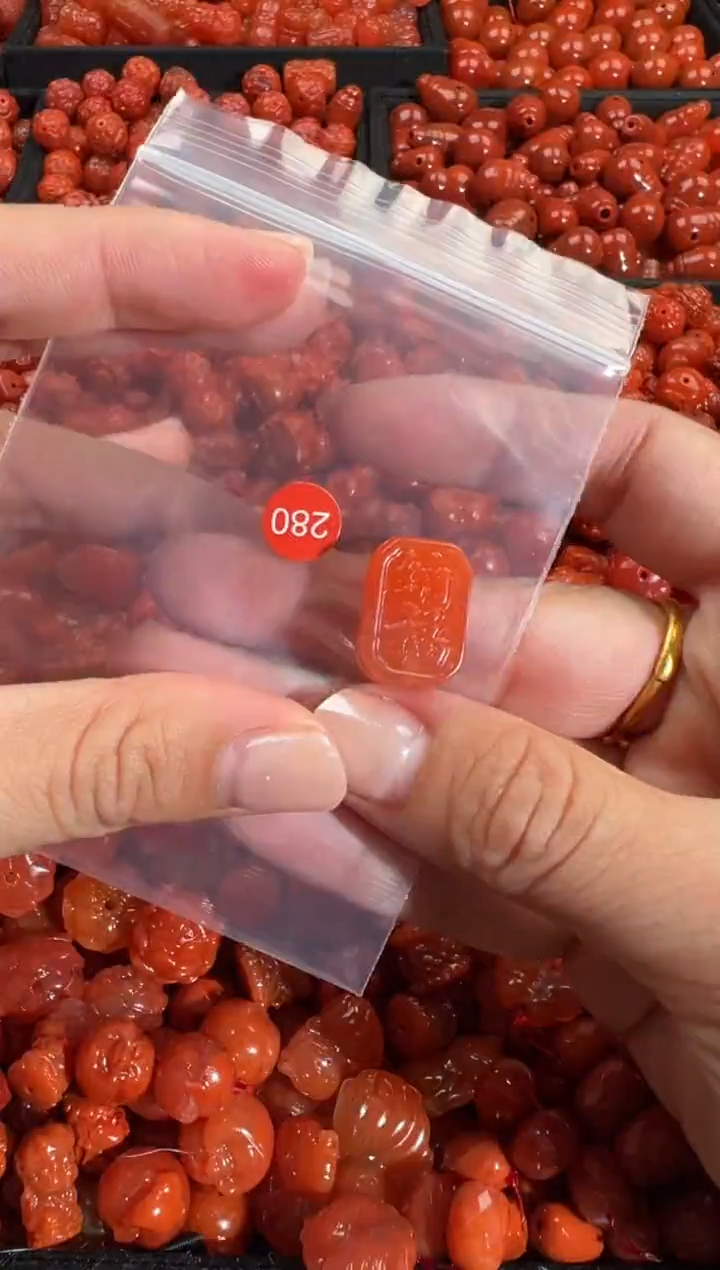 颈饰未镶嵌南红玛瑙11