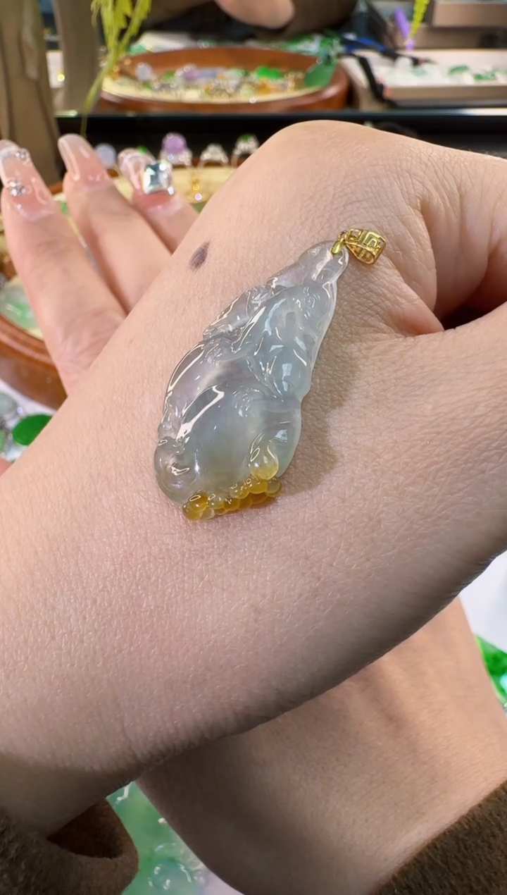 【闪购商品】翡翠颈饰18K金镶嵌缅甸翡翠吊坠