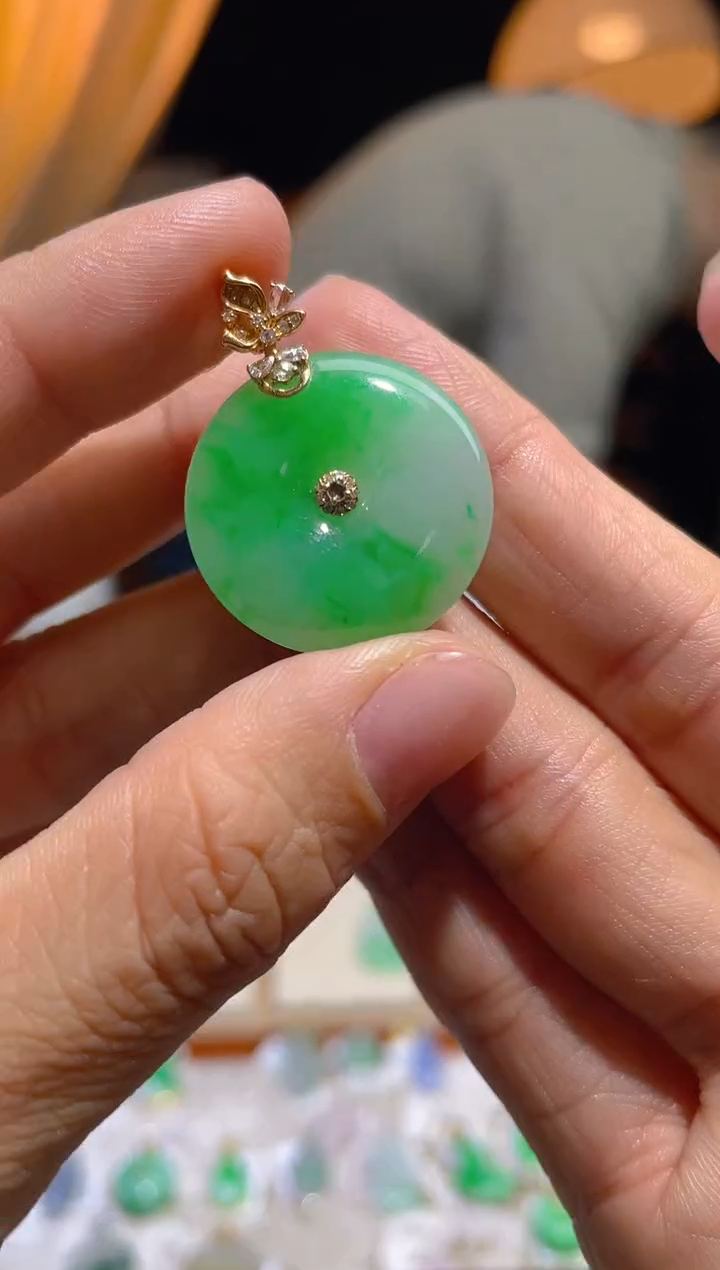 【闪购商品】翡翠颈饰18K金镶嵌假一赔三