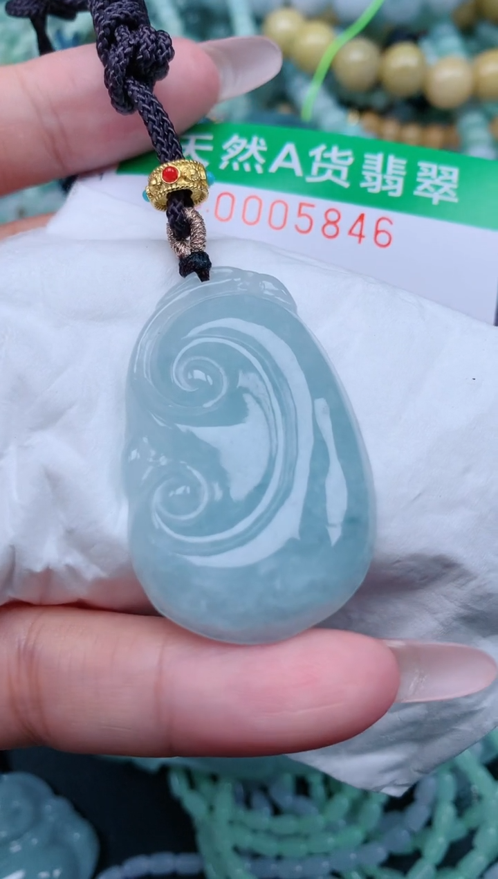 翡翠未镶嵌颈饰.0005846