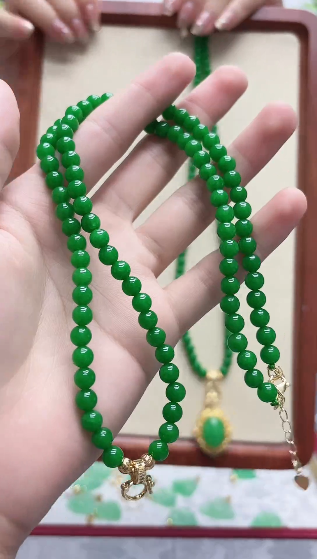 翡翠未镶嵌吊坠(赠链)卡6万能链