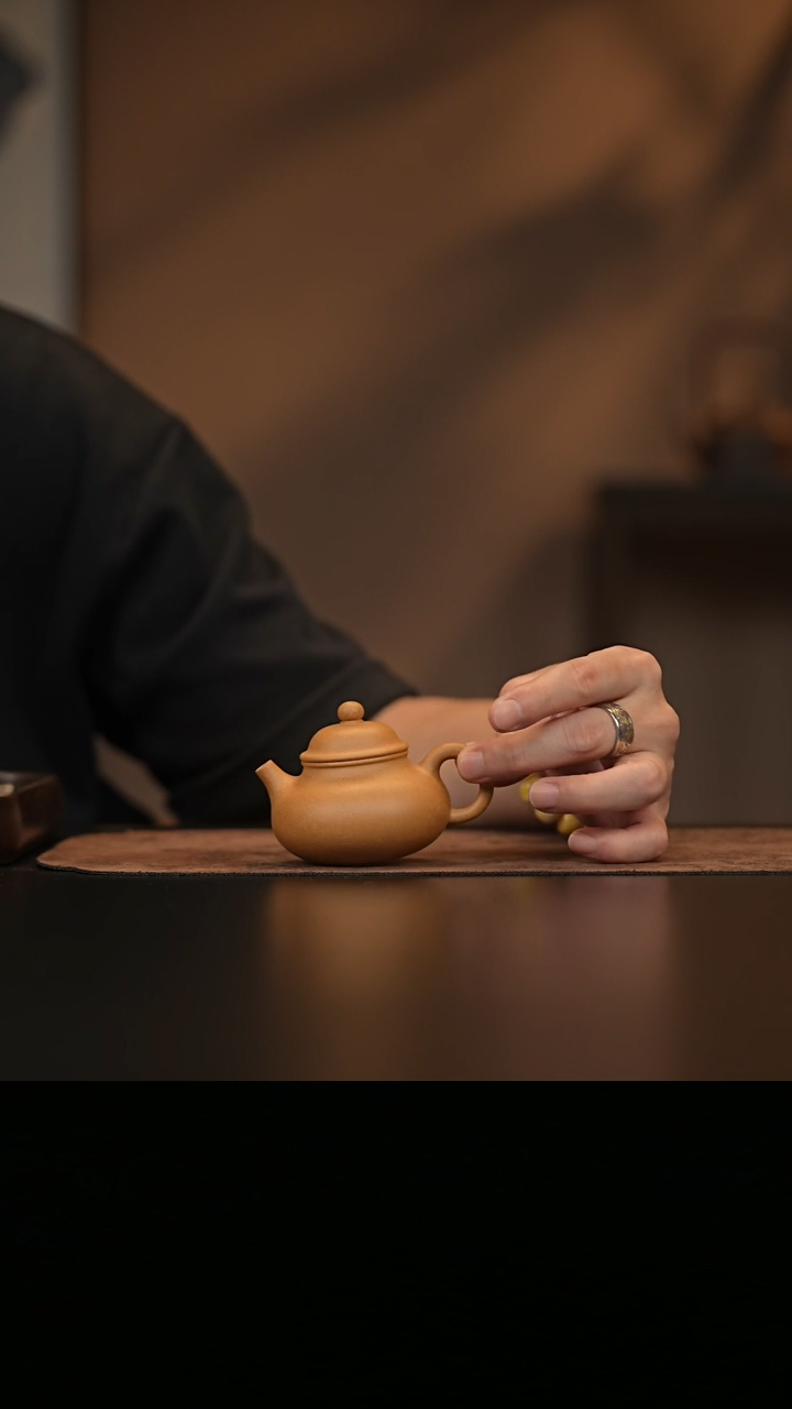 允禾斋  紫砂壶  容天 黄段