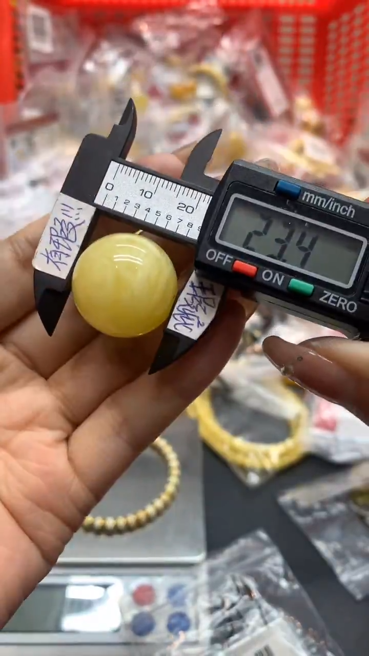 未镶嵌琥珀珠宝奇石692