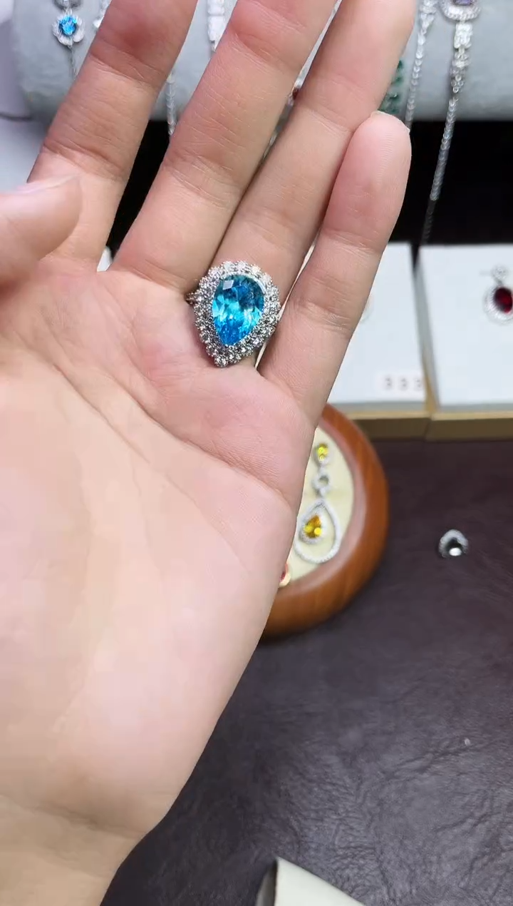 合金合成钻石蓝宝水滴戒指