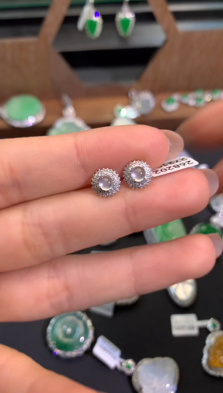 【闪购商品】翡翠吊坠(不含链)18K金镶嵌耳钉