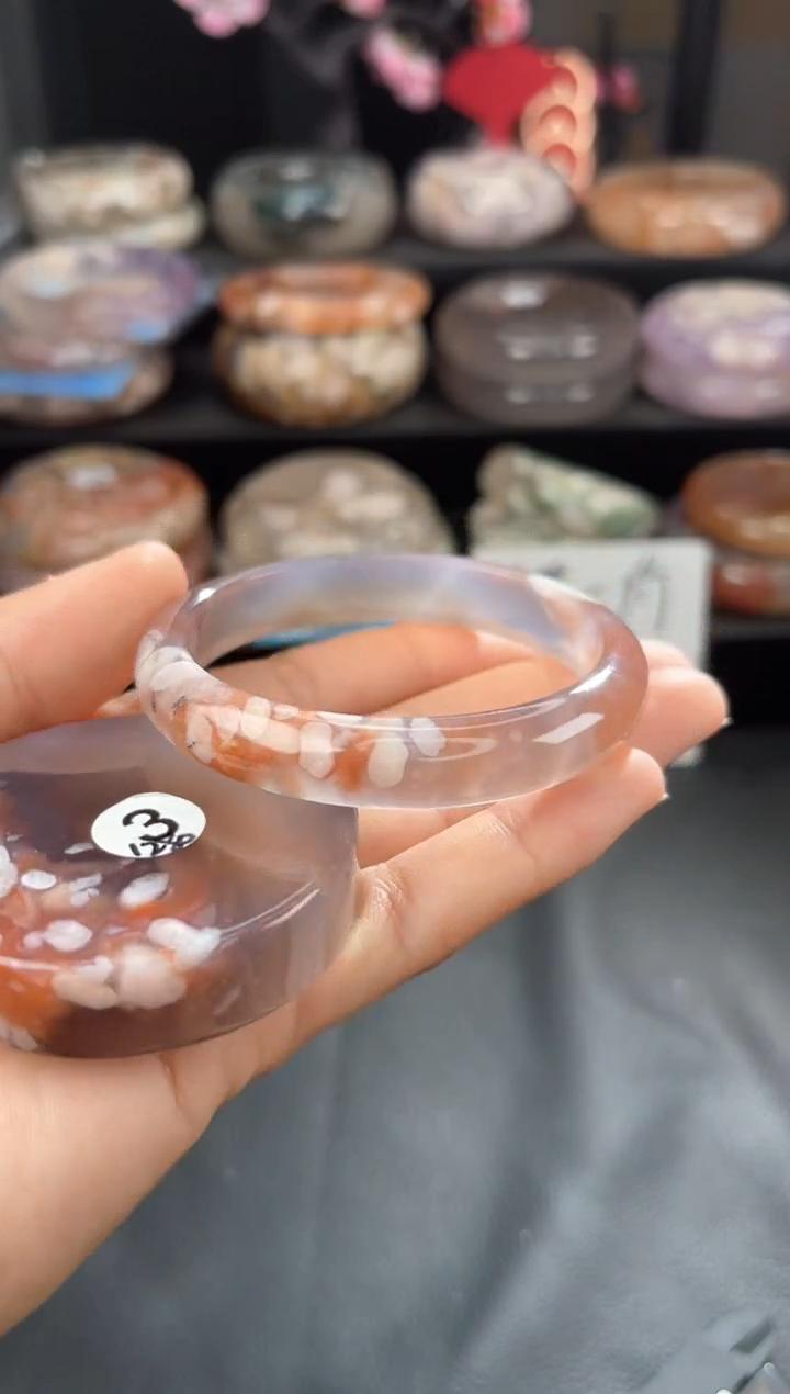 【闪购商品】石英质玉手镯未镶嵌57