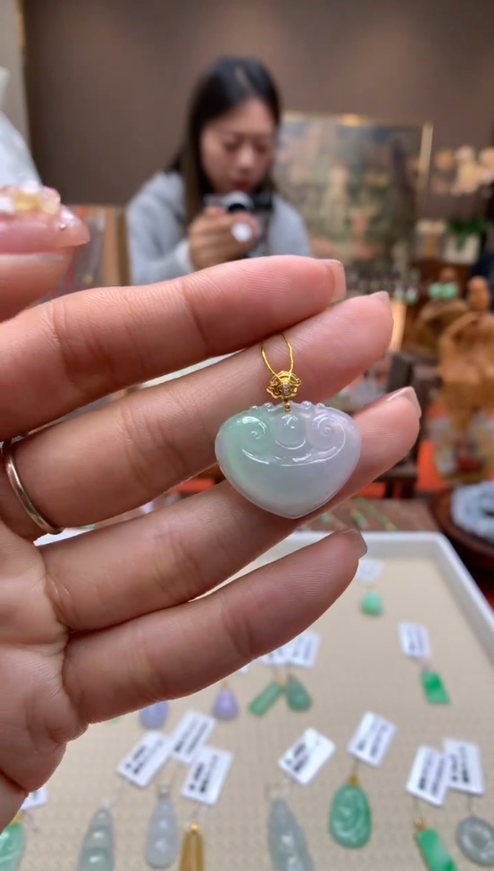 【闪购商品】翡翠颈饰18K金镶嵌如意