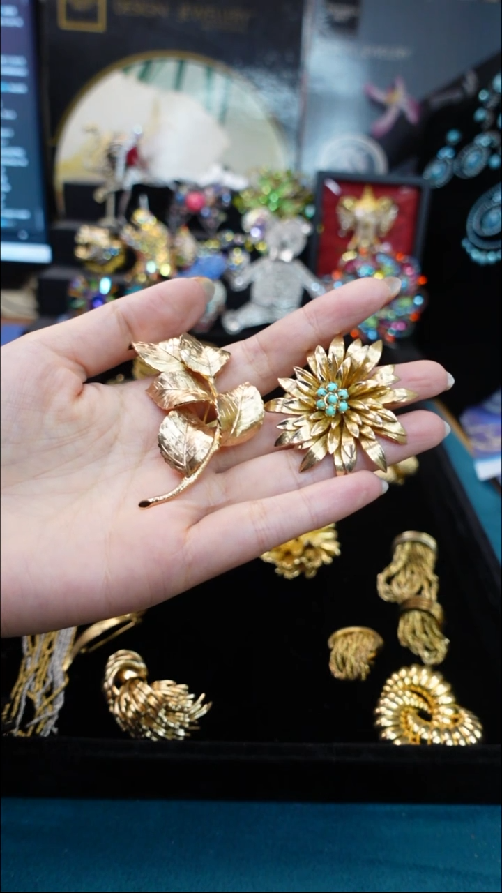 大理石铁合金j***6Grosse胸针 两枚