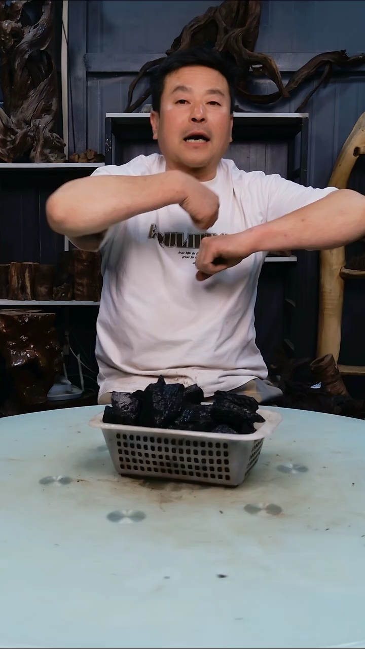 木随机发货一筐黑金4斤9.9