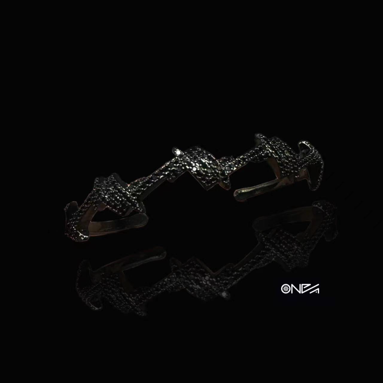 铜合金合成锆石手镯 【年底大促】满锆荆棘男女同款手镯