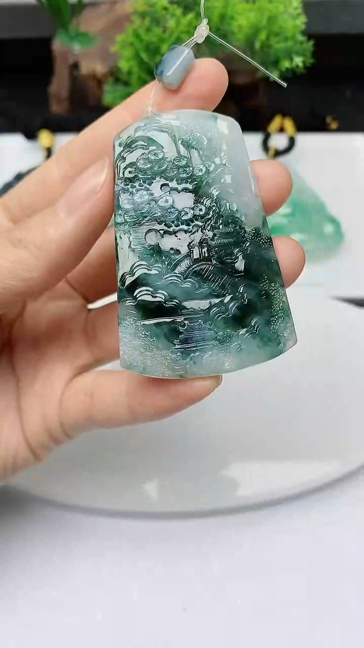 【闪购商品】翡翠颈饰未镶嵌