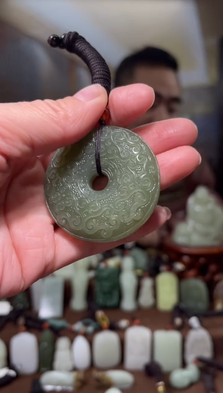 颈饰未镶嵌和田玉·