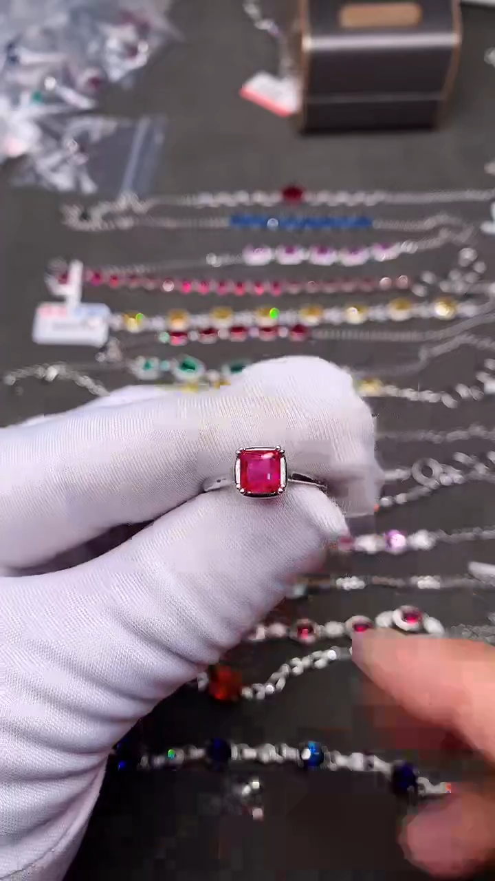 【闪购商品】红宝石戒指银S925镶嵌........