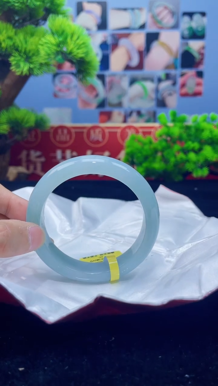 翡翠未镶嵌手镯1手镯