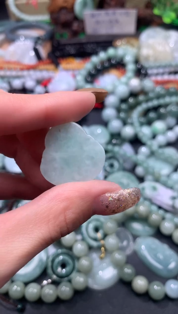 颈饰未镶嵌翡翠翡翠A货 多样性发其一  9.9一个