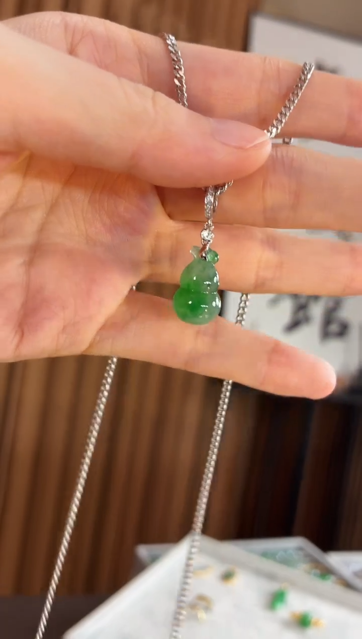 吊坠(不含链)18K金镶嵌翡翠吊坠