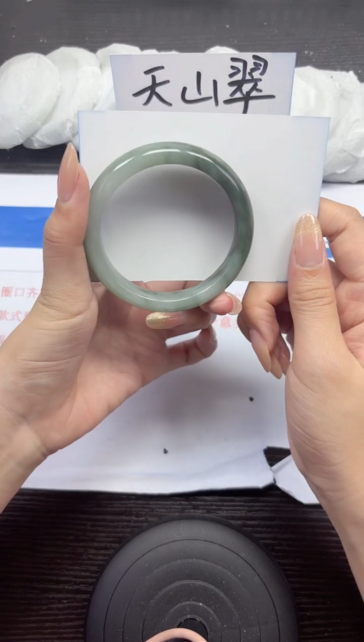 石英质玉手镯未镶嵌A194-56.57