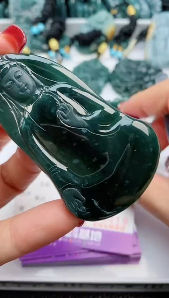 【闪购商品】翡翠颈饰未镶嵌           