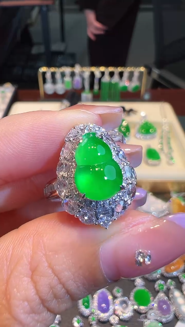 【闪购商品】翡翠戒指18K金镶嵌翡翠