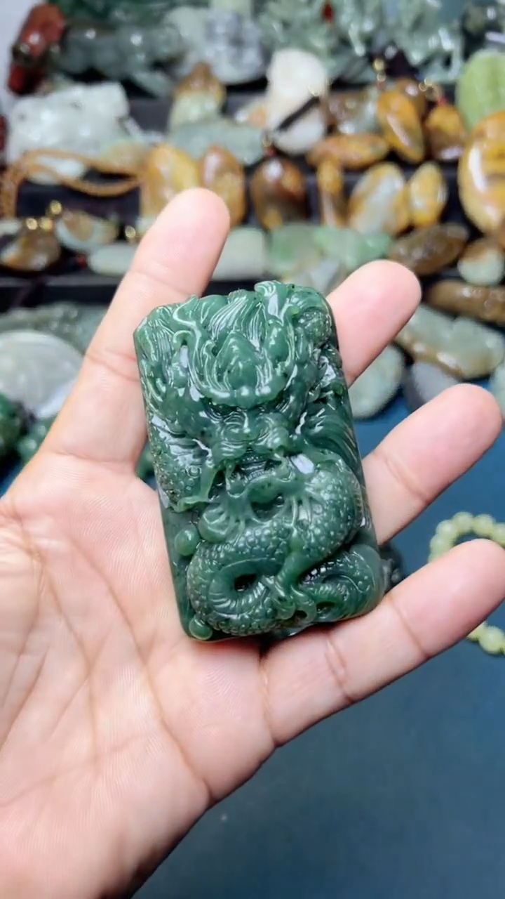 未镶嵌和田玉把件-