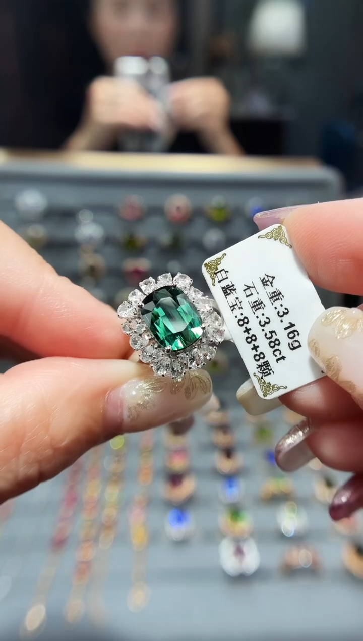 18K金镶嵌戒指碧玺3.58.