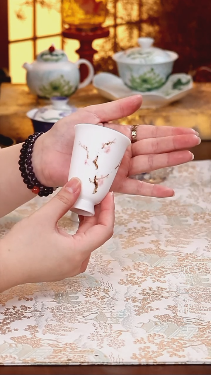 孤品微瑕茶杯                         