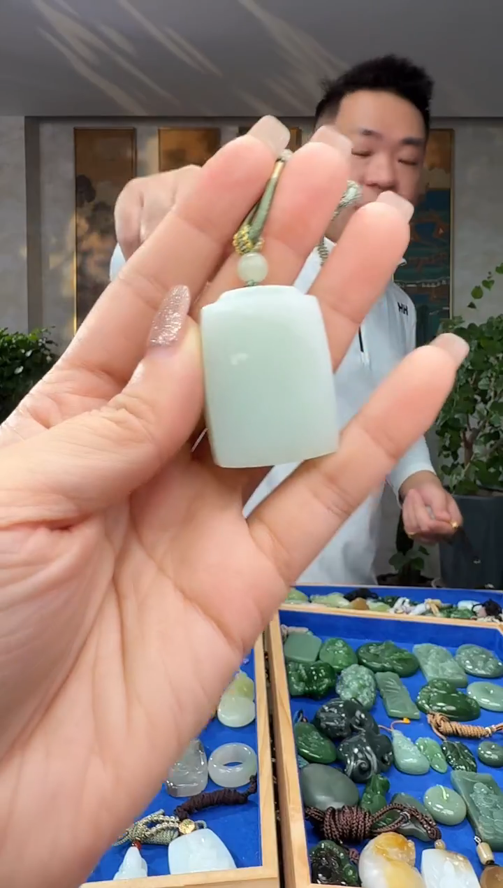 颈饰未镶嵌和田玉拍一发一