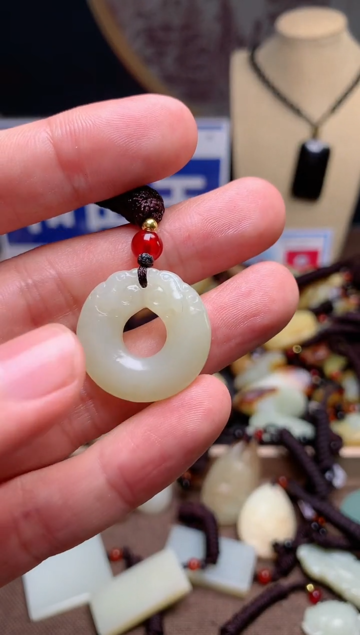 【闪购商品】和田玉颈饰未镶嵌1