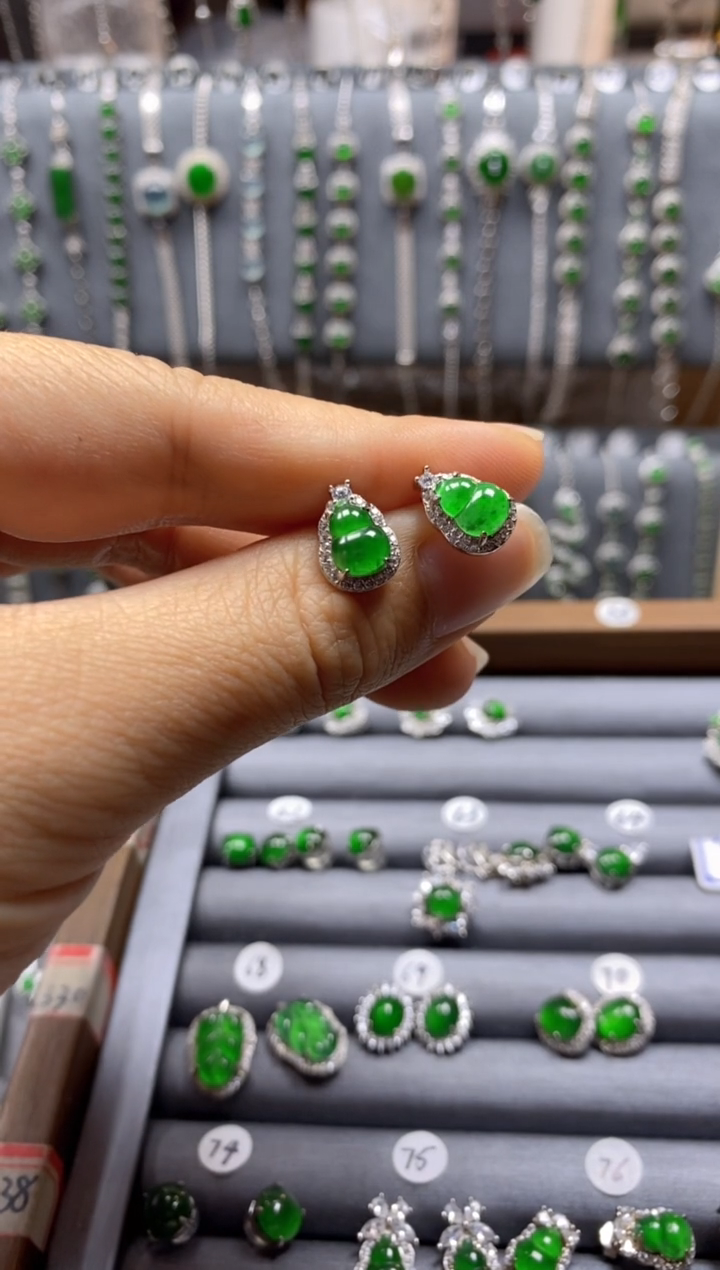 【闪购商品】翡翠颈饰银S925镶嵌翡翠