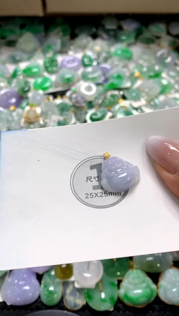 颈饰18K金镶嵌翡翠1111111111111111