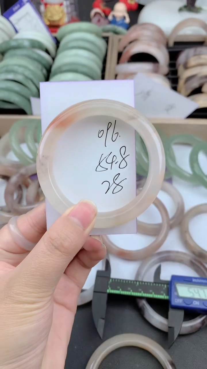 未镶嵌手镯石英质玉096