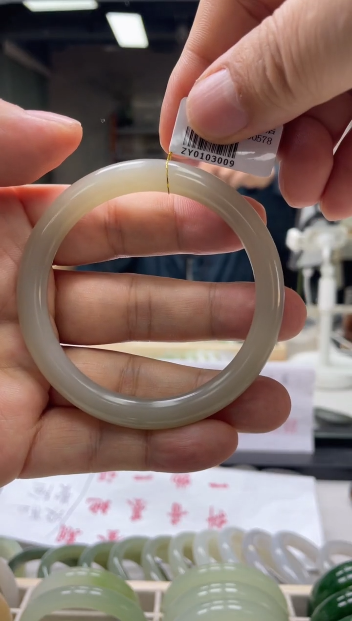 【闪购商品】和田玉手镯未镶嵌编码3009 圈口