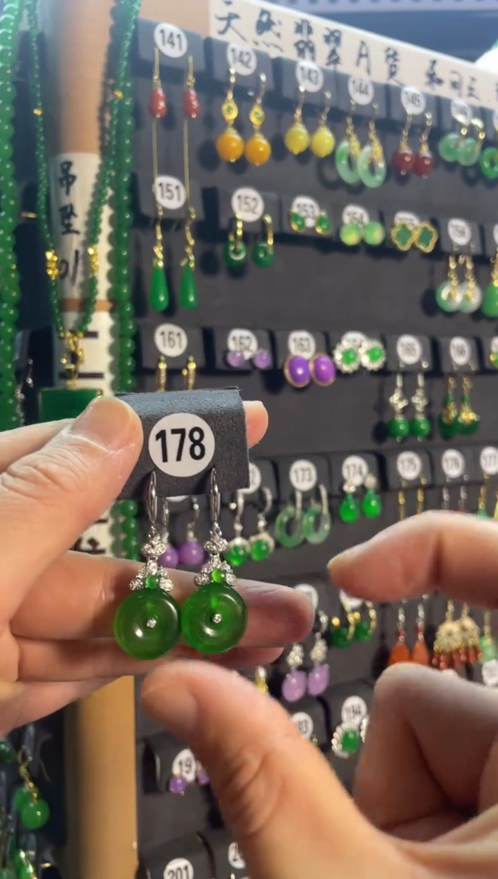 【闪购商品】翡翠耳饰银S925镶嵌178....