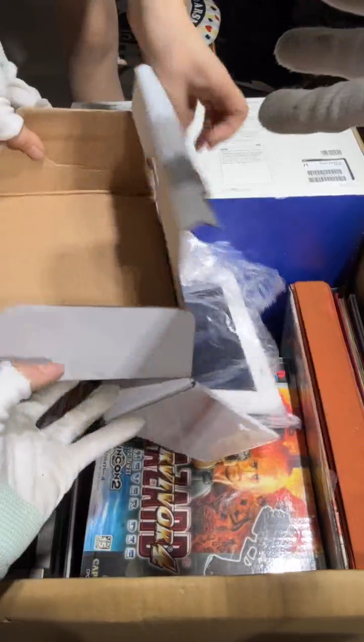8新似* 718   中古商品，瑕疵品，不保好坏。