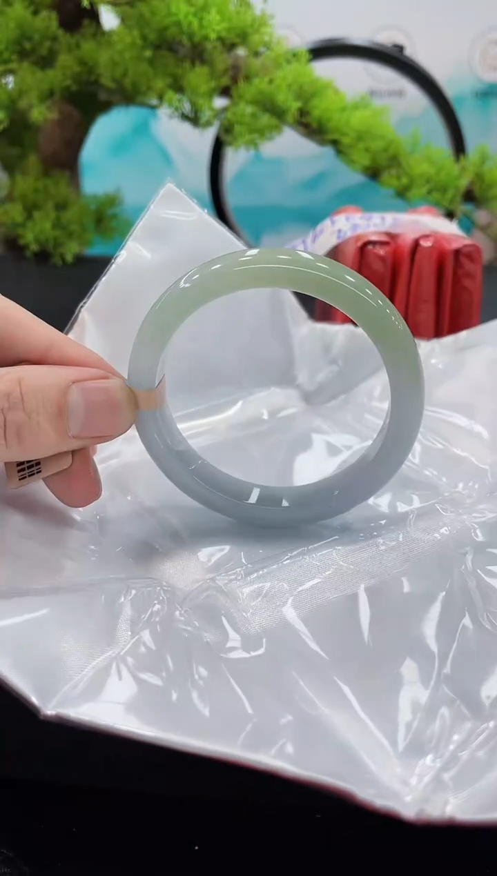 【闪购商品】翡翠手镯未镶嵌手镯