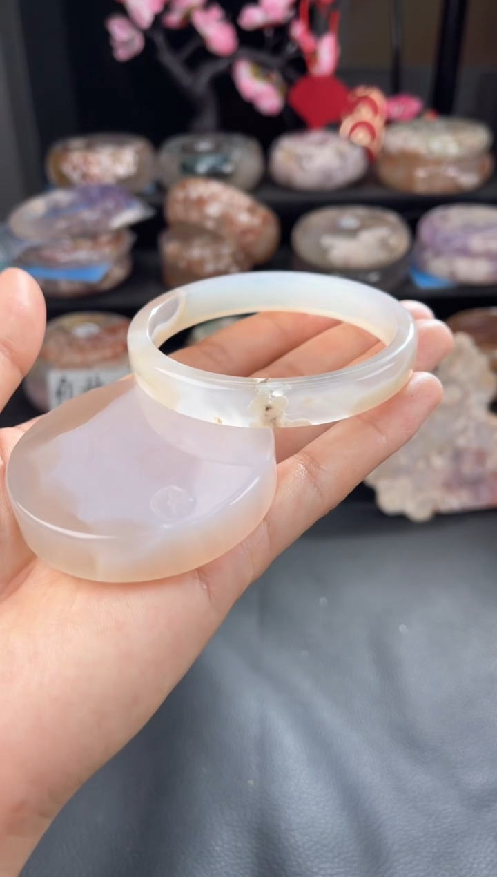 【闪购商品】石英质玉手镯未镶嵌5888