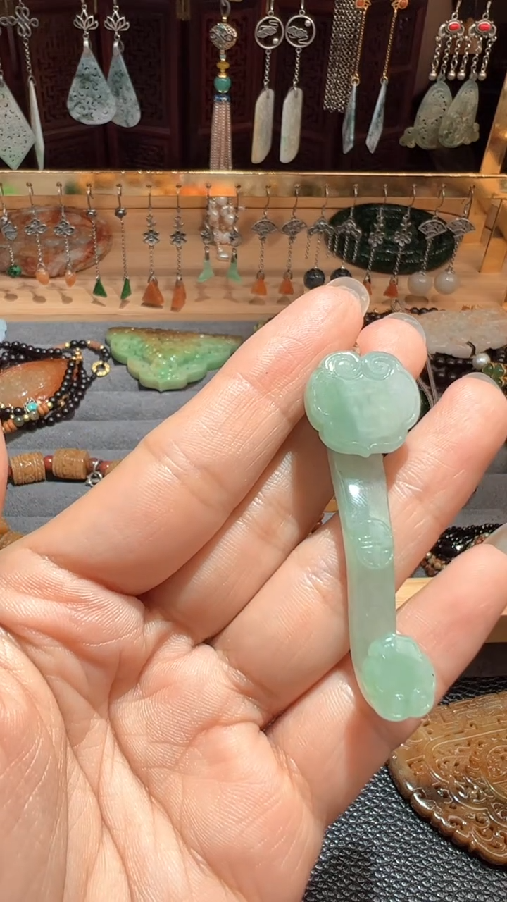 【闪购商品】翡翠挂件未镶嵌翡翠