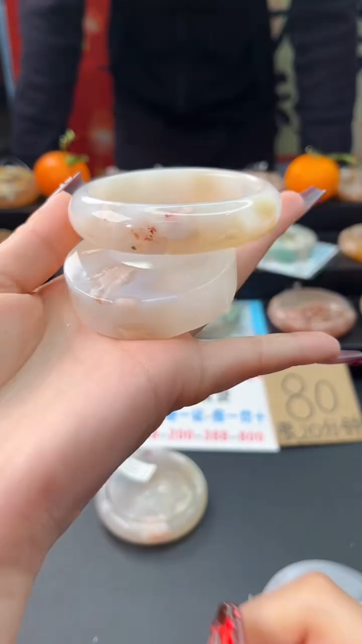 【闪购商品】石英质玉手镯未镶嵌赠送镯心（53圈口）无证书