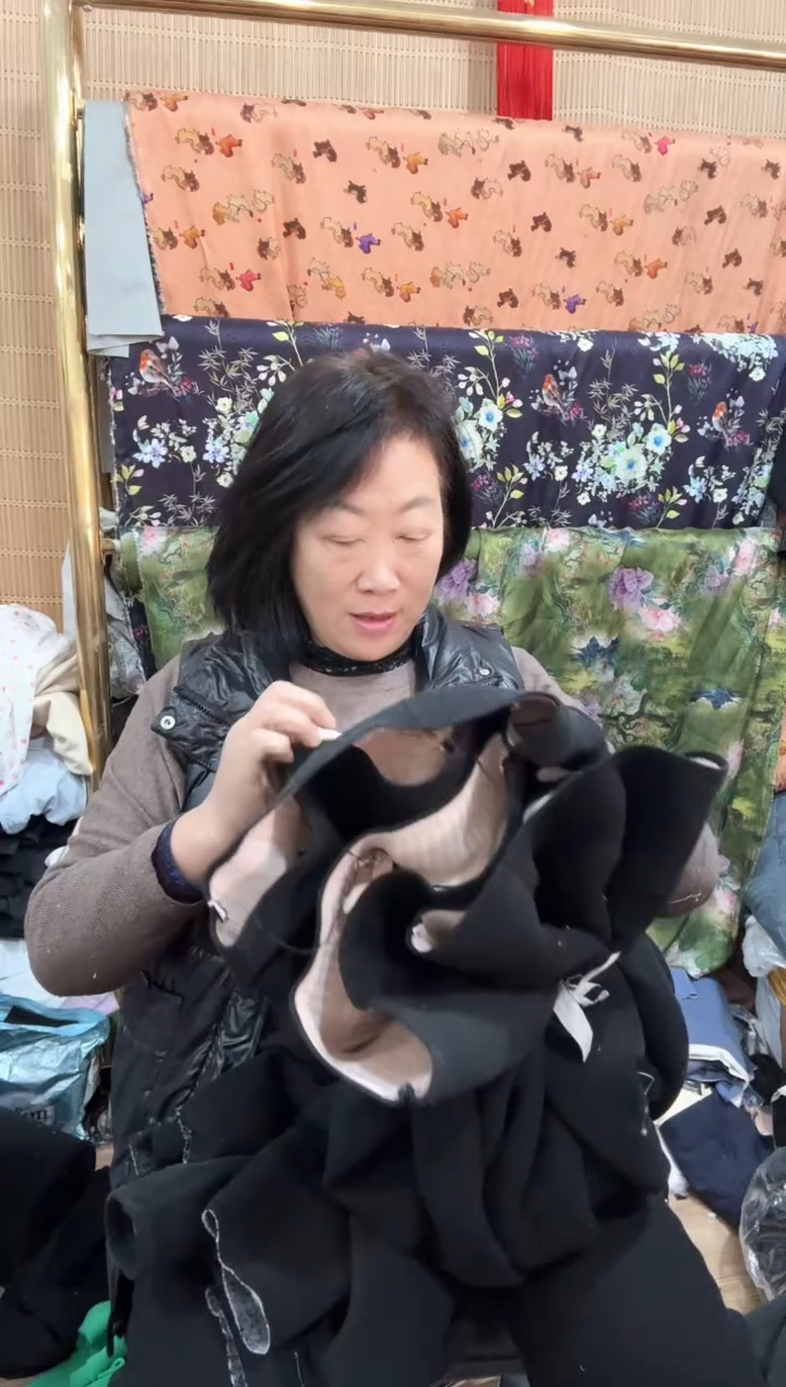 羊毛塑型贴体棉裤成品黑色（L码） 一条腰有色差