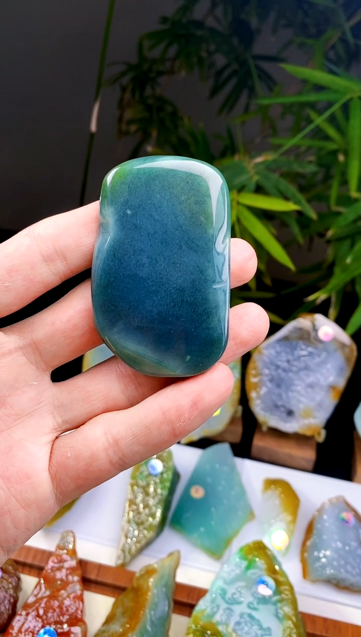 定制翡翠未镶嵌翡翠