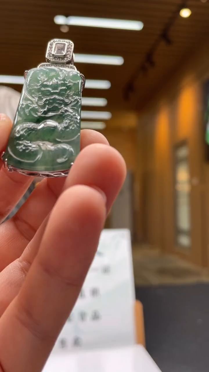 【闪购商品】翡翠未镶嵌颈饰**********526