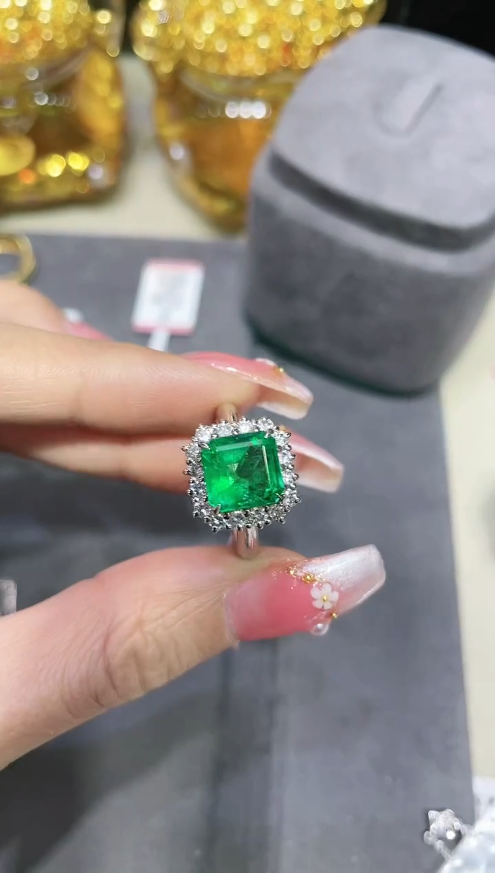 【闪购商品】祖母绿戒指铂Pt900镶嵌·约2.6ct
