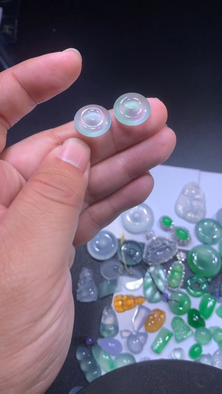 颈饰未镶嵌翡翠平安扣一对