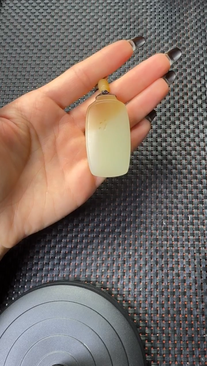 吊坠(赠链)未镶嵌和田玉黑****店若羌糖青无事牌