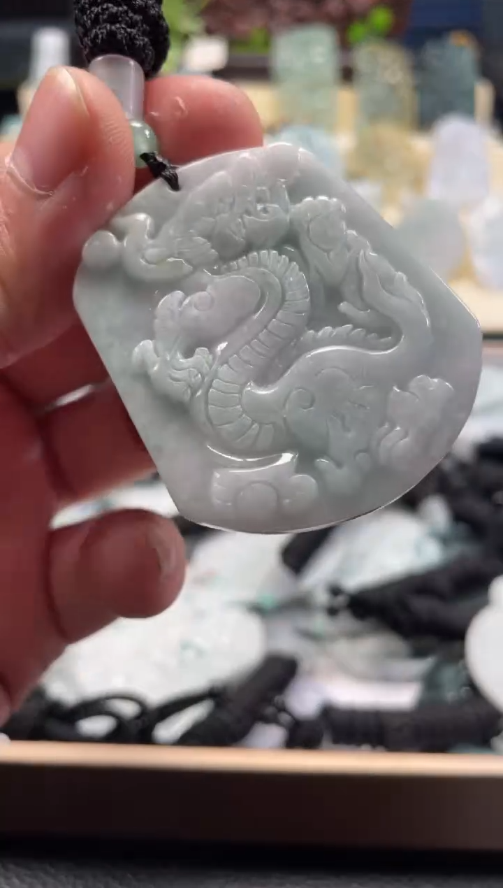 颈饰未镶嵌翡翠12/20/010