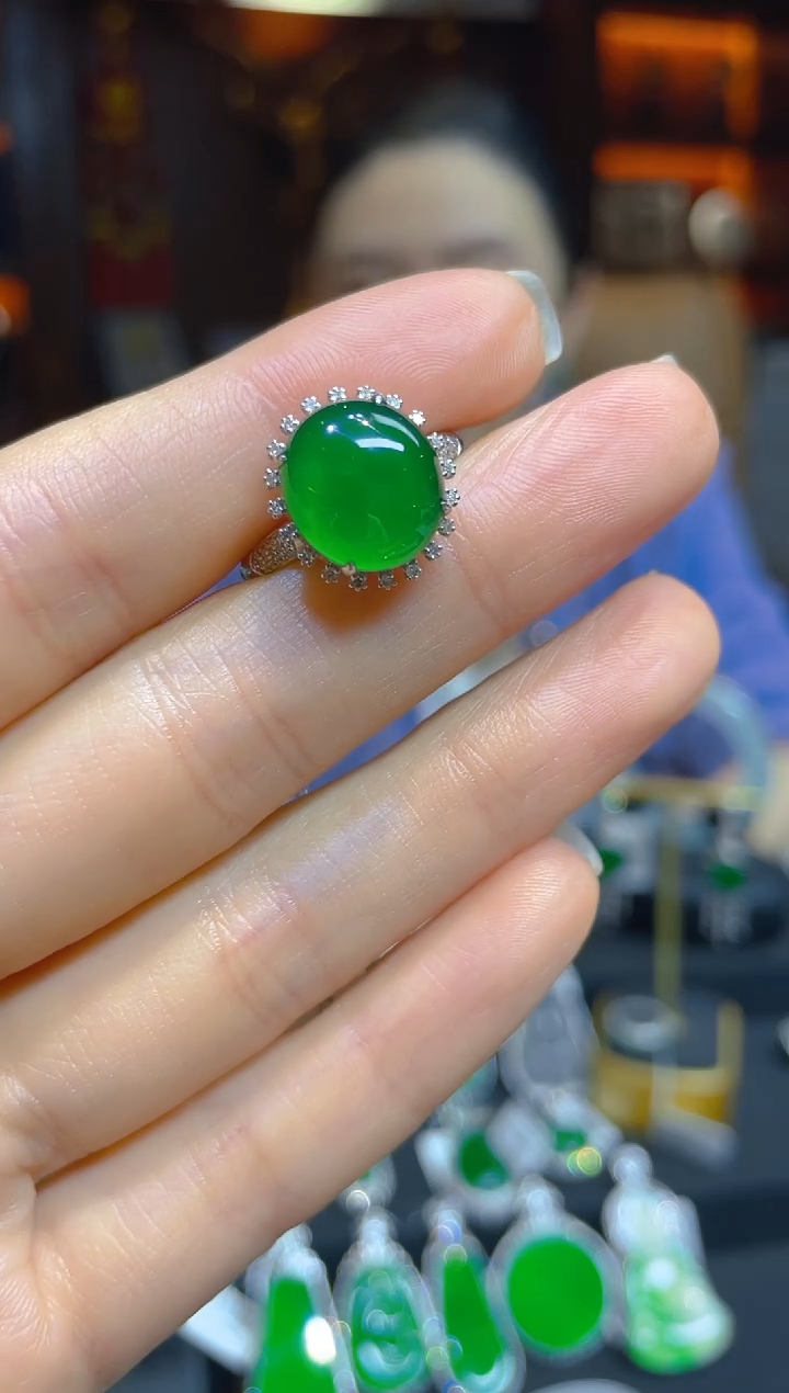【闪购商品】翡翠戒指18K金镶嵌120440天然A货翡翠蛋面戒指